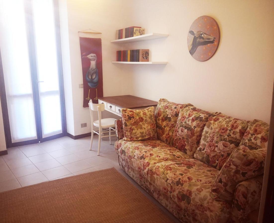 Residenza Esse Villa Angera Dış mekan fotoğraf