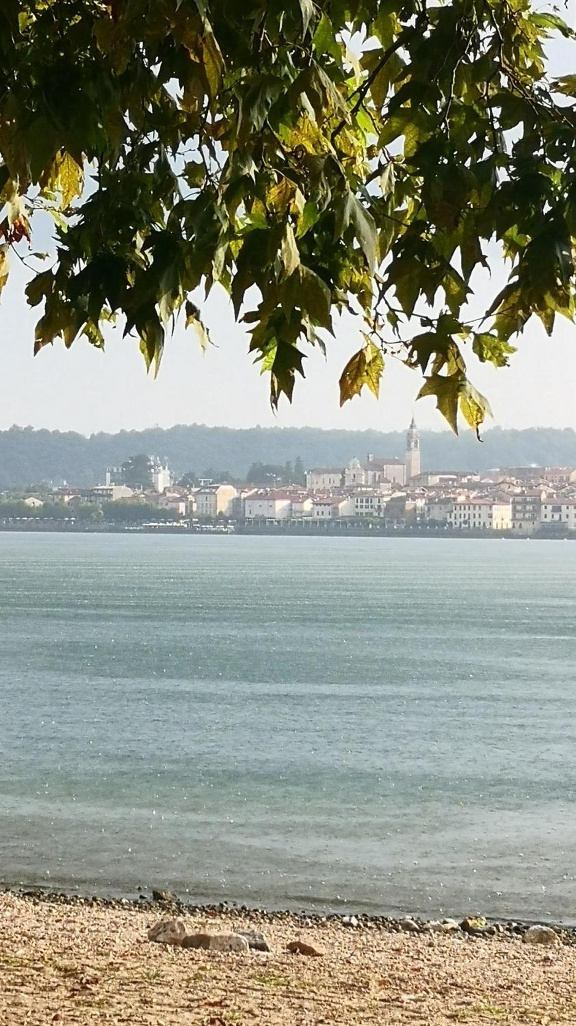 Residenza Esse Villa Angera Dış mekan fotoğraf
